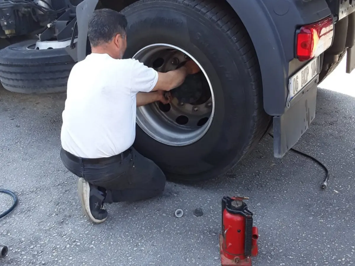 Şuhut Oto Lastikçi